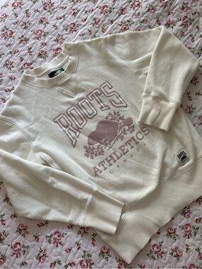 Roots White Sweatshirt with Black Label and Beaver Logo